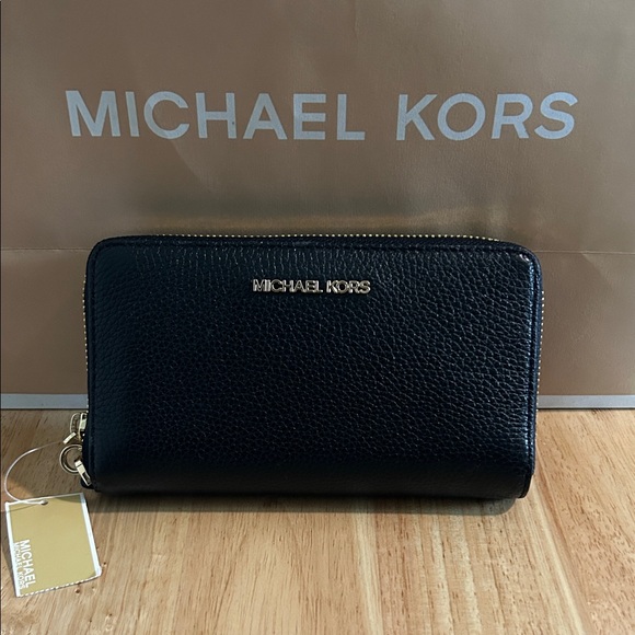 Michael Kors Handbags - Michael Kors